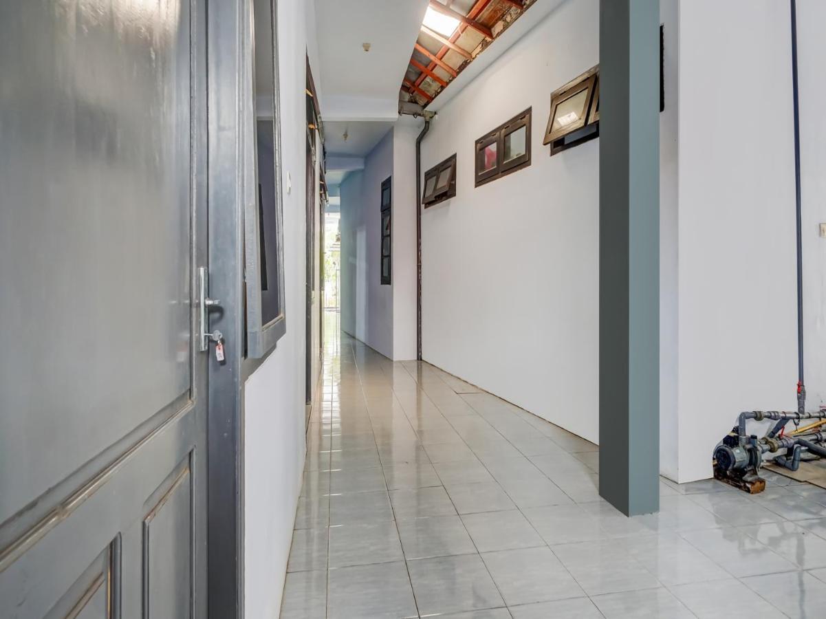 Spot On 90797 Sukun Syariah Homestay Malang Exterior photo