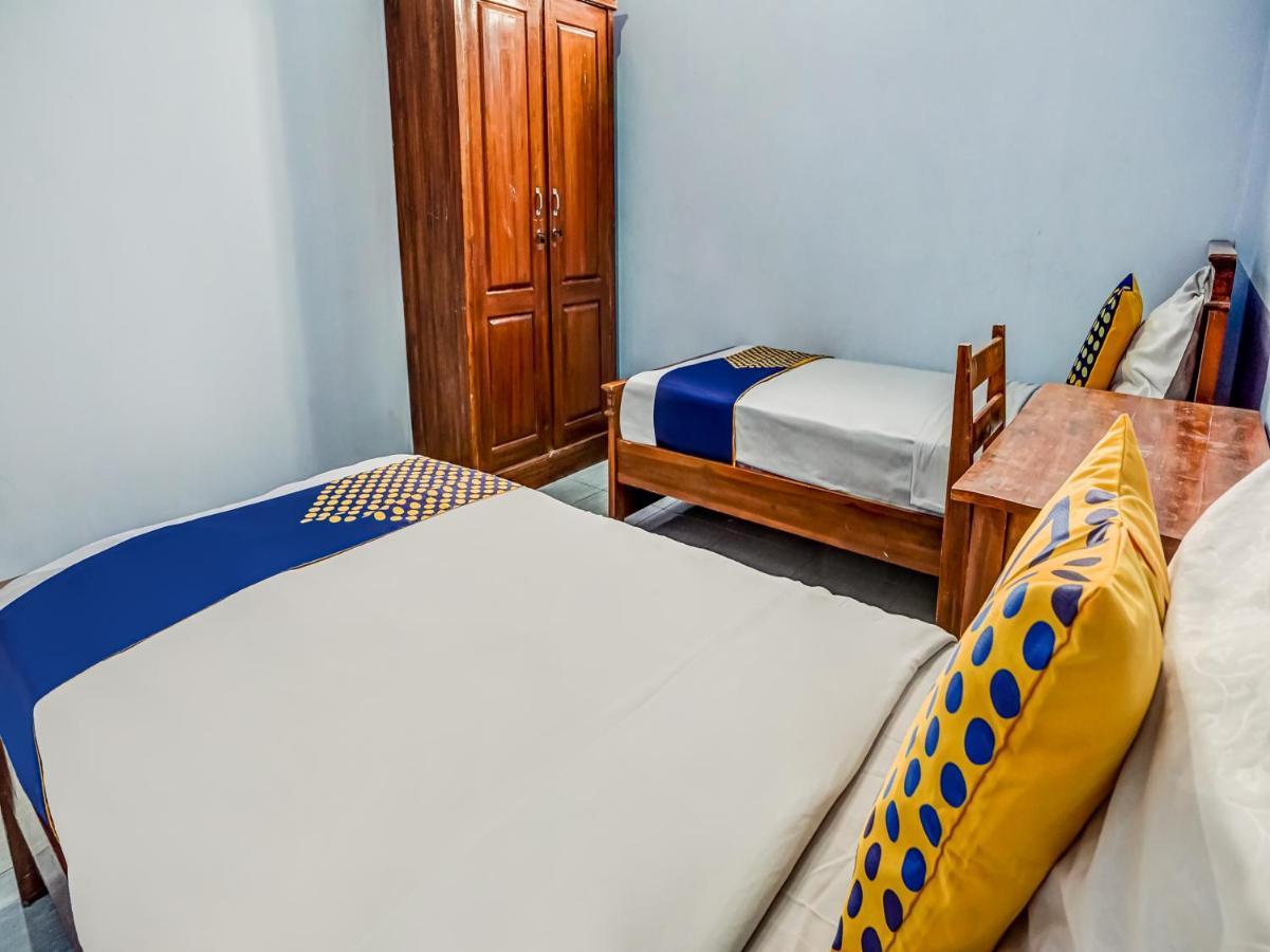 Spot On 90797 Sukun Syariah Homestay Malang Exterior photo